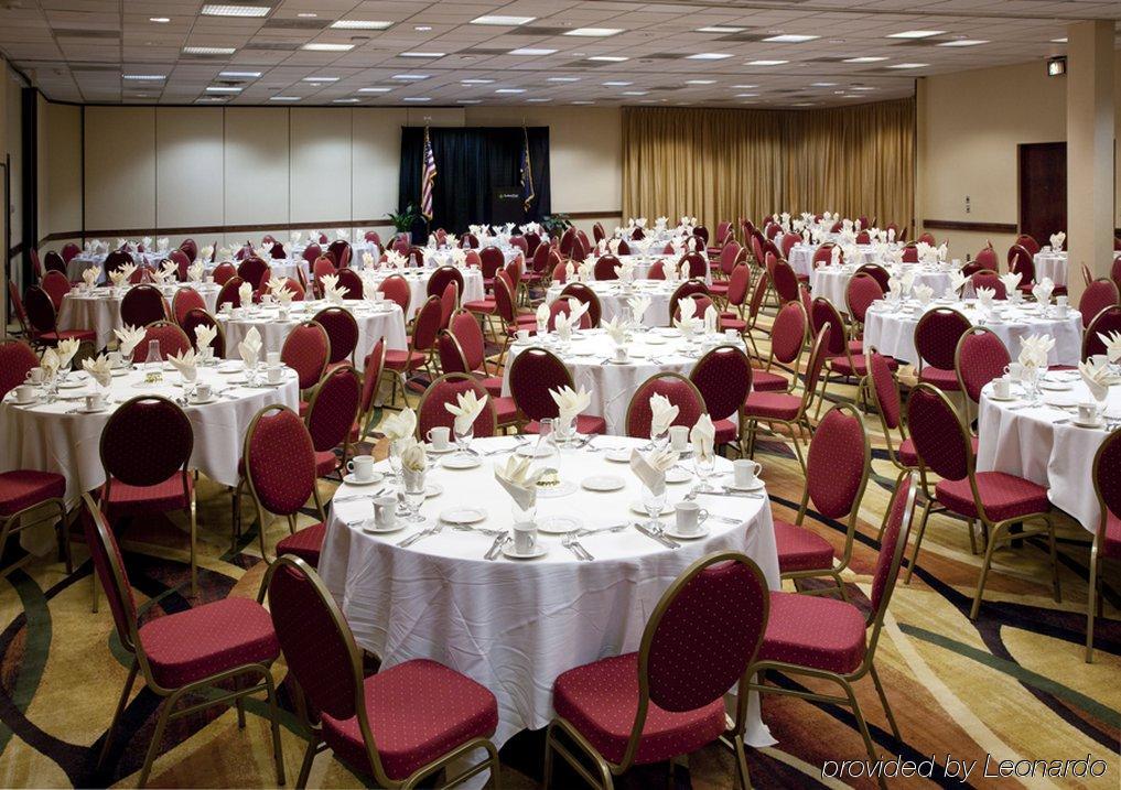 Hotel Place And Conference Center 2*