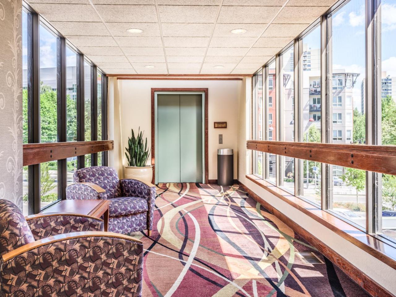 Place And Conference Center Hotel
