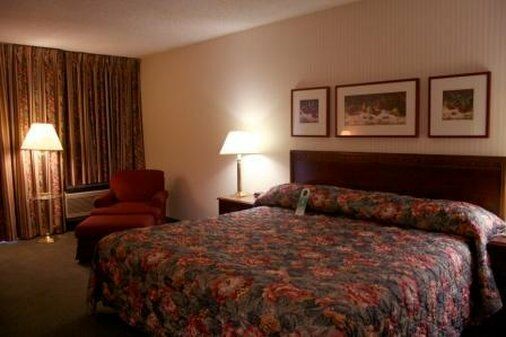 Hotel Place And Conference Center 2*